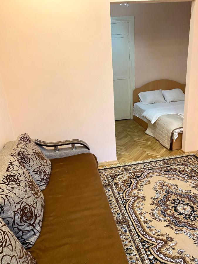 Квартира Біля Залізничного Вокзалу Вулиця Залізнична 10 До 5 Гостей Lviv Exterior foto