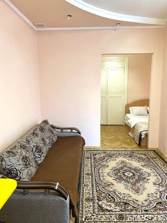 Квартира Біля Залізничного Вокзалу Вулиця Залізнична 10 До 5 Гостей Lviv Exterior foto