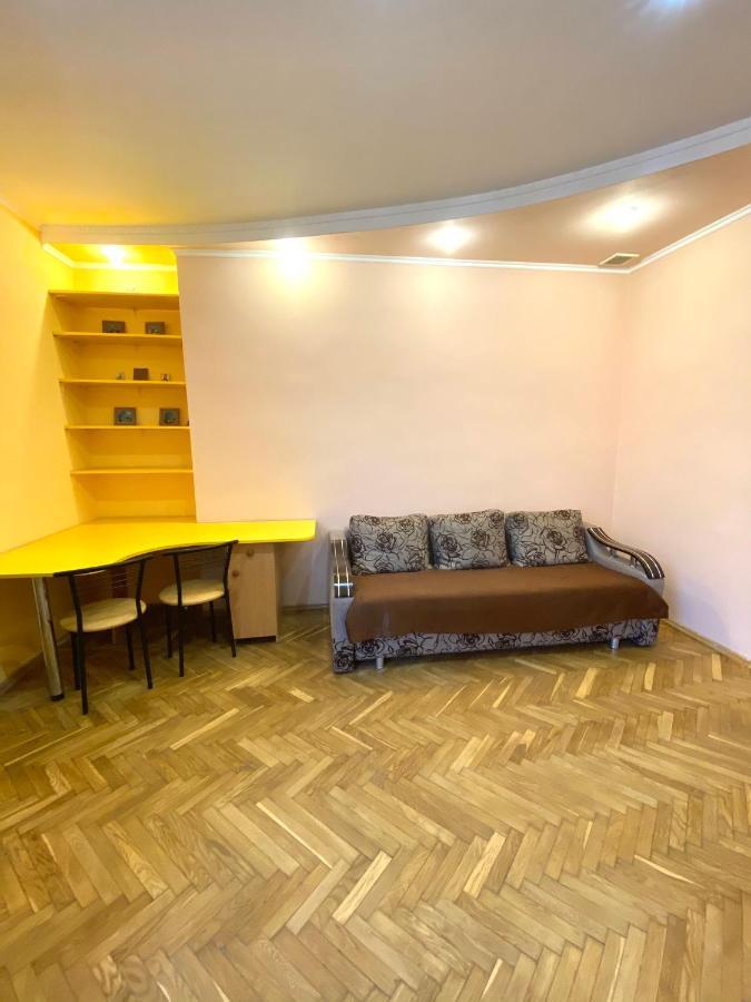 Квартира Біля Залізничного Вокзалу Вулиця Залізнична 10 До 5 Гостей Lviv Exterior foto