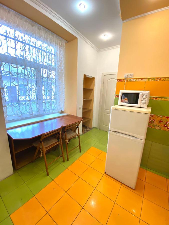 Квартира Біля Залізничного Вокзалу Вулиця Залізнична 10 До 5 Гостей Lviv Exterior foto